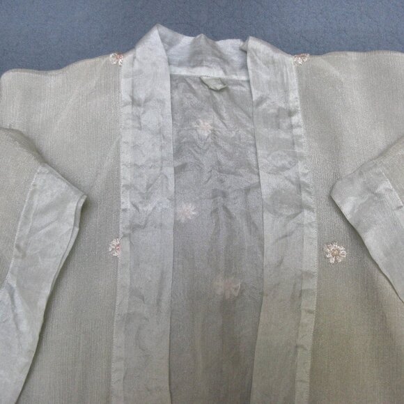 ANTIQUE SILK BABY KIMONO, FROM 1914 WITH EMBROIDERED FLOWERS - Picture 3 of 7